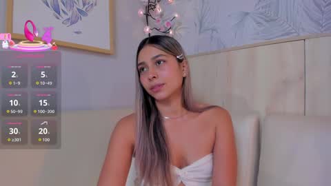 Sophie online show from May 22, 2026, 1:50 pm