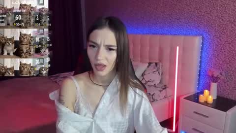 Snapshot of sophiecherrie chatting on January 27, 2025, 6:09 am Sophie online show from January 27, 2025, 6:09 am