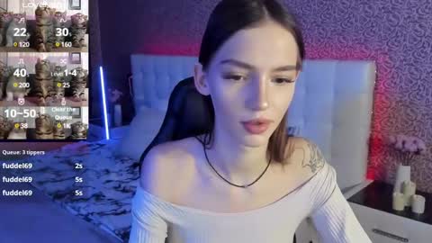 Snapshot of sophiecherrie chatting on February 6, 2025, 10:04 am Sophie online show from February 6, 2025, 10:04 am