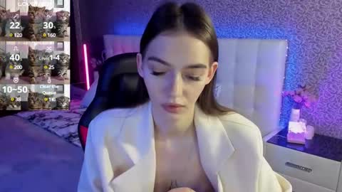 Snapshot of sophiecherrie chatting on March 3, 2025, 10:49 am Sophie online show from March 3, 2025, 10:49 am