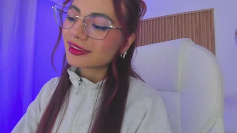 Snapshot of sophiecherry_ chatting on February 2, 2025, 5:10 am Sophie IG sophiecherry es online show from February 2, 2025, 5:10 am