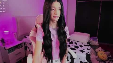 Snapshot of sophiecornett chatting on October 31, 2025, 3:13 pm online show from October 31, 2025, 3:13 pm