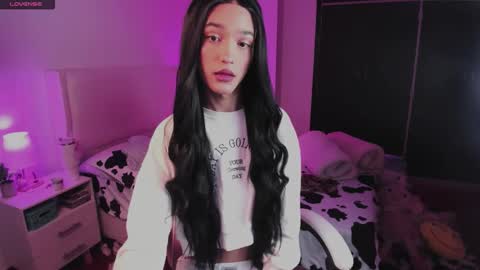 Snapshot of sophiecornett chatting on November 5, 2025, 8:03 am online show from November 5, 2025, 8:03 am