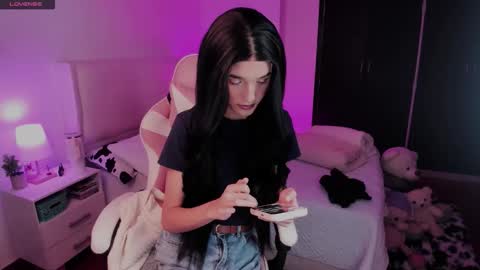 Snapshot of sophiecornett chatting on November 13, 2025, 12:48 pm online show from November 13, 2025, 12:48 pm