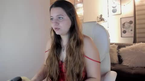 Sophie  online show from October 11, 2025, 3:10 pm