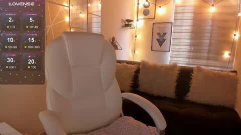 Sophie  online show from February 13, 2026, 1:51 pm