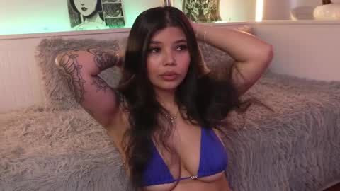 Snapshot of sophiee_art chatting on May 4, 2026, 8:16 pm Sophiee online show from May 4, 2026, 8:16 pm