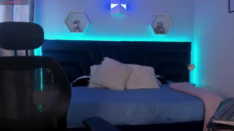 Sophie online show from March 2, 2025, 5:25 pm