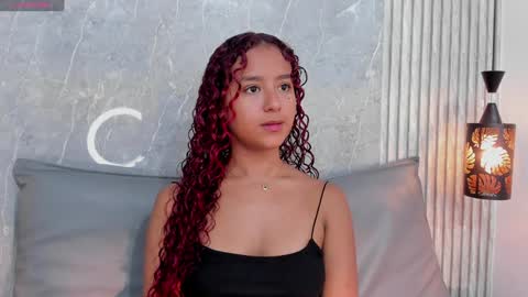 Snapshot of sophiee_velvet chatting on December 9, 2024, 7:50 pm online show from December 9, 2024, 7:50 pm