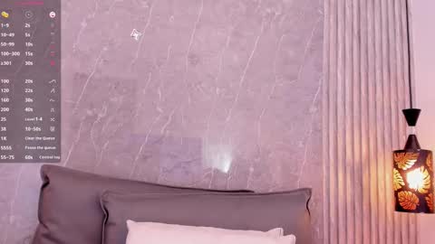 Snapshot of sophiee_velvet chatting on February 25, 2025, 5:47 pm online show from February 25, 2025, 5:47 pm