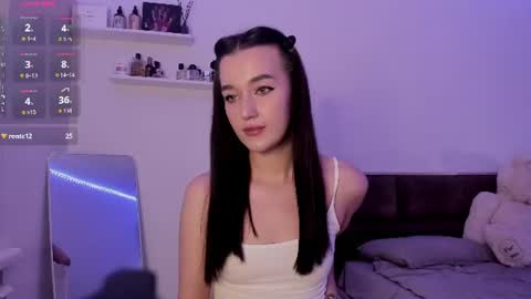 Sophie online show from July 25, 2026, 5:54 pm