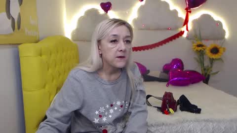 Snapshot of sophiekittyy chatting on February 13, 2025, 10:34 am sophiekittyy online show from February 13, 2025, 10:34 am