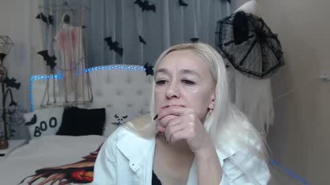 Snapshot of sophiekittyy chatting on October 23, 2025, 6:56 am sophiekittyy online show from October 23, 2025, 6:56 am