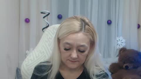 sophiekittyy online show from January 10, 2026, 7:43 am