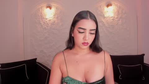 Snapshot of sophielanne chatting on April 1, 2026, 4:13 am Sophie online show from April 1, 2026, 4:13 am