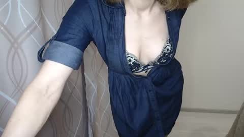 Sophiemisss online show from October 21, 2025, 7:09 am