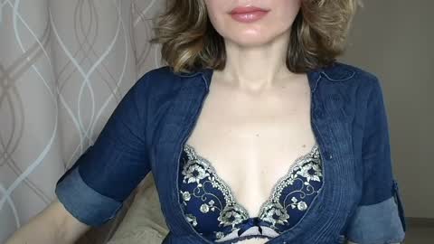 Sophiemisss online show from April 6, 2026, 10:49 am