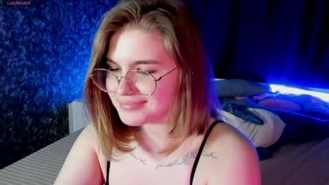 Sophie online show from April 16, 2026, 9:39 pm