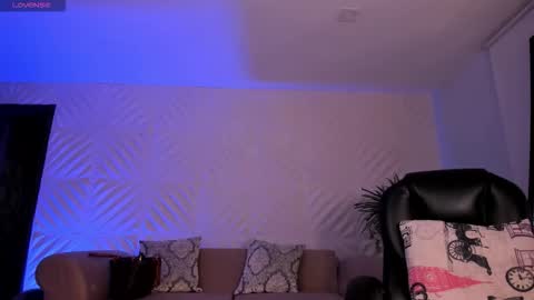 Sophie  Palmer online show from January 8, 2026, 1:02 pm