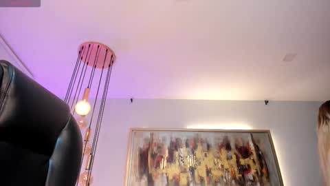 Sophie  Palmer online show from February 27, 2026, 10:59 am