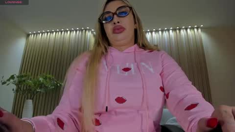 Sophie  Palmer online show from May 28, 2026, 11:40 am