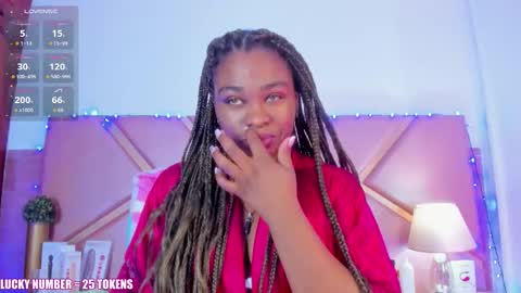 Sophie online show from December 18, 2025, 12:33 pm