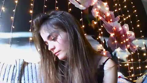 Snapshot of sophiesuvi chatting on January 5, 2025, 11:15 am Sophie and my bestie Mandy online show from January 5, 2025, 11:15 am