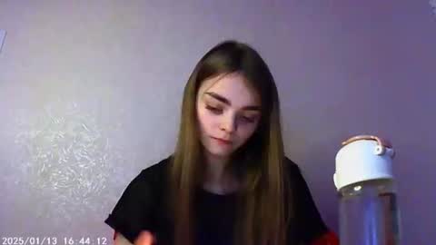 Snapshot of sophiesuvi chatting on January 12, 2025, 6:27 pm Sophie and my bestie Mandy online show from January 12, 2025, 6:27 pm