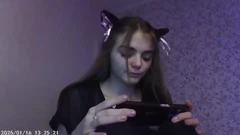 Snapshot of sophiesuvi chatting on January 15, 2025, 3:07 pm Sophie and my bestie Mandy online show from January 15, 2025, 3:07 pm