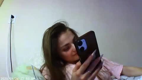 Snapshot of sophiesuvi chatting on January 26, 2025, 12:37 am Sophie and my bestie Mandy online show from January 26, 2025, 12:37 am
