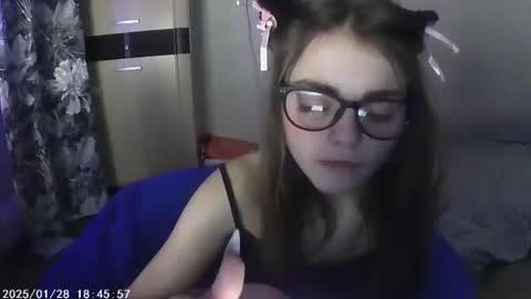 Snapshot of sophiesuvi chatting on January 27, 2025, 8:28 pm Sophie and my bestie Mandy online show from January 27, 2025, 8:28 pm