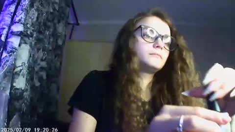 Snapshot of sophiesuvi chatting on February 8, 2025, 9:04 pm Sophie and my bestie Mandy online show from February 8, 2025, 9:04 pm
