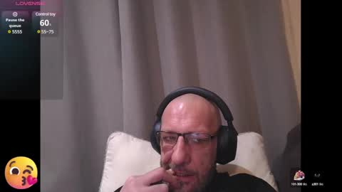 Snapshot of sophietentation chatting on February 15, 2025, 6:33 am Sophie Tentation online show from February 15, 2025, 6:33 am