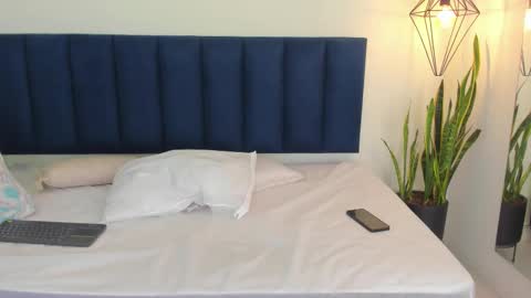 sophieturner_mg online show from December 3, 2025, 7:12 pm