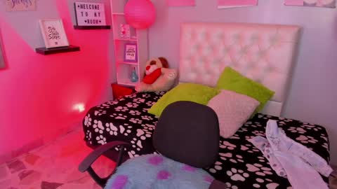 Sofi online show from December 6, 2024, 8:40 pm