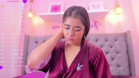 Sophii  online show from December 4, 2025, 9:01 pm