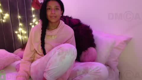 Snapshot of sophiia_dreams chatting on December 14, 2024, 3:18 am Sophia this is not my real name online show from December 14, 2024, 3:18 am