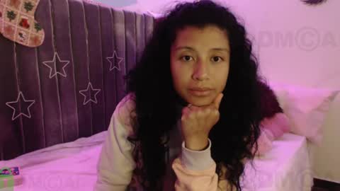 Snapshot of sophiia_dreams chatting on December 20, 2024, 1:36 am Sophia this is not my real name online show from December 20, 2024, 1:36 am