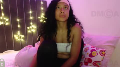 Snapshot of sophiia_dreams chatting on December 31, 2024, 1:57 am Sophia this is not my real name online show from December 31, 2024, 1:57 am