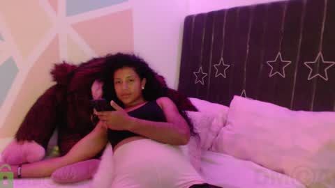 Snapshot of sophiia_dreams chatting on January 21, 2025, 12:04 am Sophia this is not my real name online show from January 21, 2025, 12:04 am