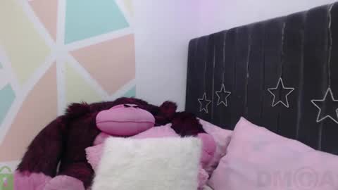 Snapshot of sophiia_dreams chatting on February 7, 2025, 2:08 am Sophia this is not my real name online show from February 7, 2025, 2:08 am