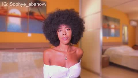 Snapshot of sophye_ebanov chatting on October 31, 2025, 7:31 am SEE U HERE OF online show from October 31, 2025, 7:31 am