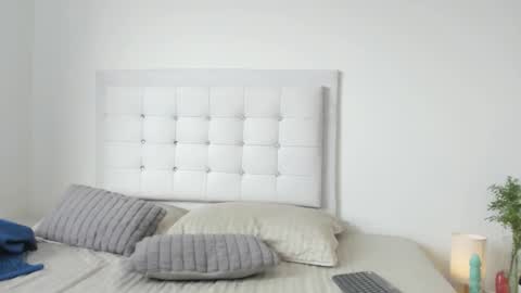 Sofia  online show from November 6, 2025, 6:42 pm