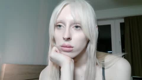 sora999999999 online show from April 8, 2026, 6:52 pm