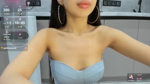 Mia online show from October 30, 2025, 9:04 pm