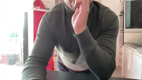 soumisanal2013 online show from November 18, 2025, 12:42 pm