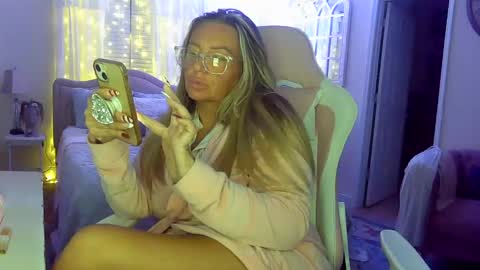 Snapshot of southernbarbii chatting on December 27, 2024, 11:53 pm Your Barbii online show from December 27, 2024, 11:53 pm