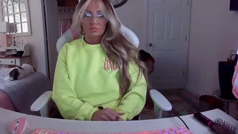 Snapshot of southernbarbii chatting on February 11, 2025, 9:14 pm Your Barbii online show from February 11, 2025, 9:14 pm