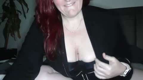 Snapshot of southernelle1 chatting on March 12, 2025, 4:19 am SouthernElle online show from March 12, 2025, 4:19 am