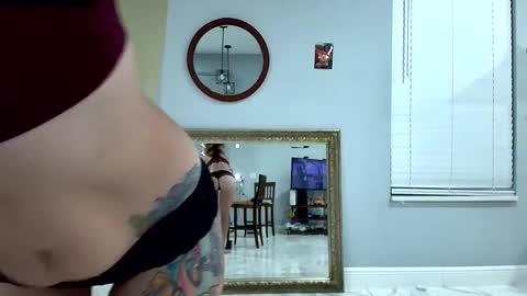 Snapshot of southernmilfmel chatting on May 24, 2026, 2:05 am Southern MILF online show from May 24, 2026, 2:05 am
